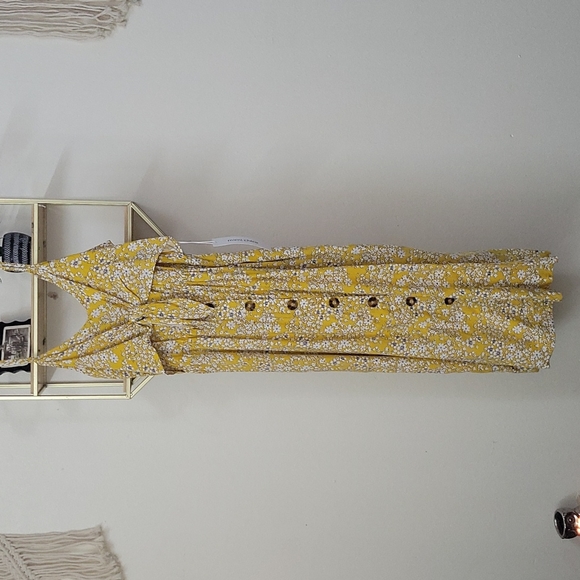 Yellow ditsy floral midi dress - Picture 1 of 4